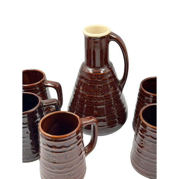 (1) Vtg Marcrest Stoneware Large Wine Carafe Water Pitcher Brown with 5 mugs - Picture 3 of 7